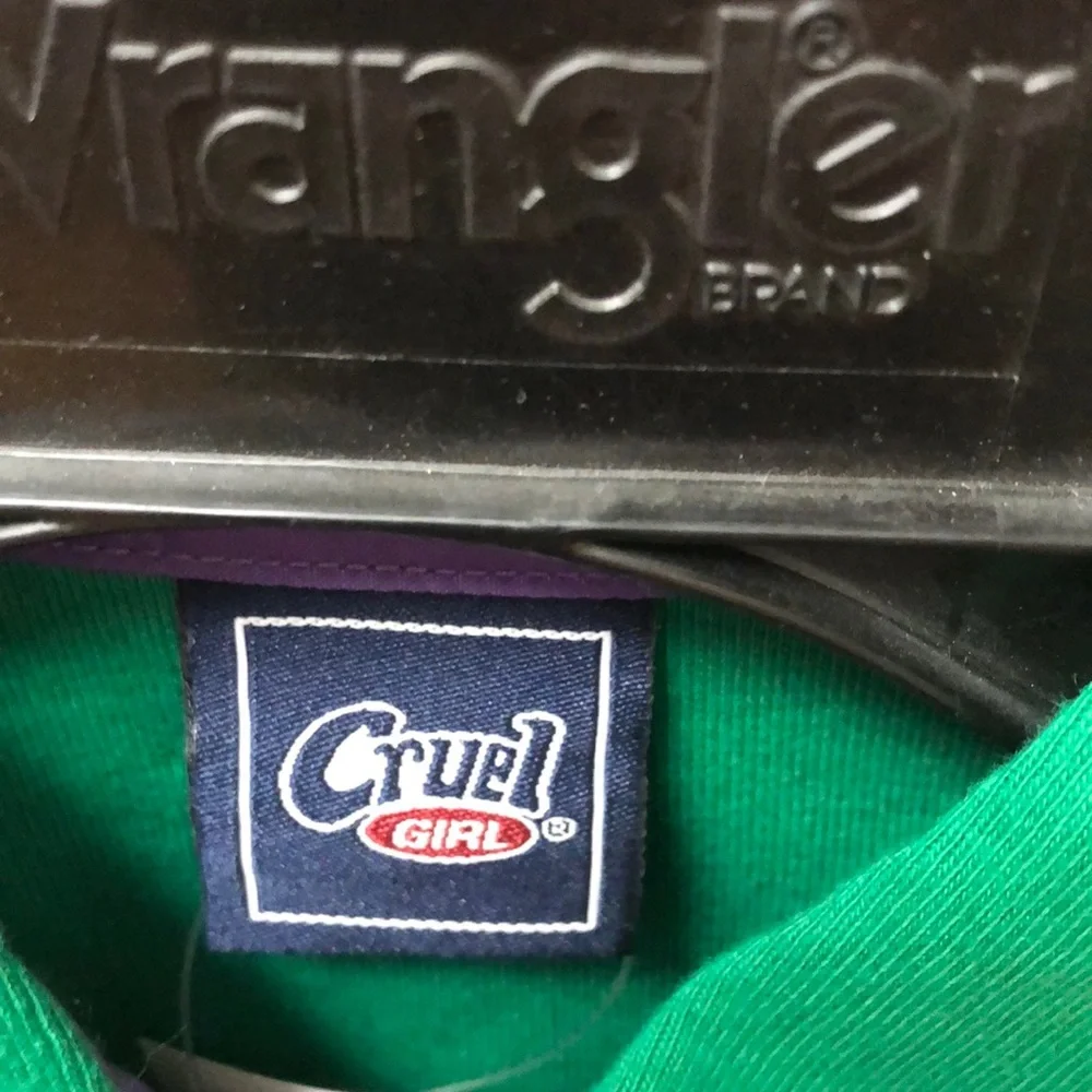 Cruel Girl Green Sleeveless Button-Down Shirt - Picture 2 of 5